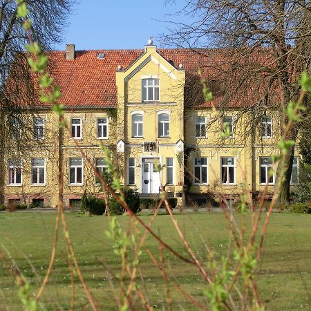 Domane Neu Gaarz Hostel Eksteriør billede