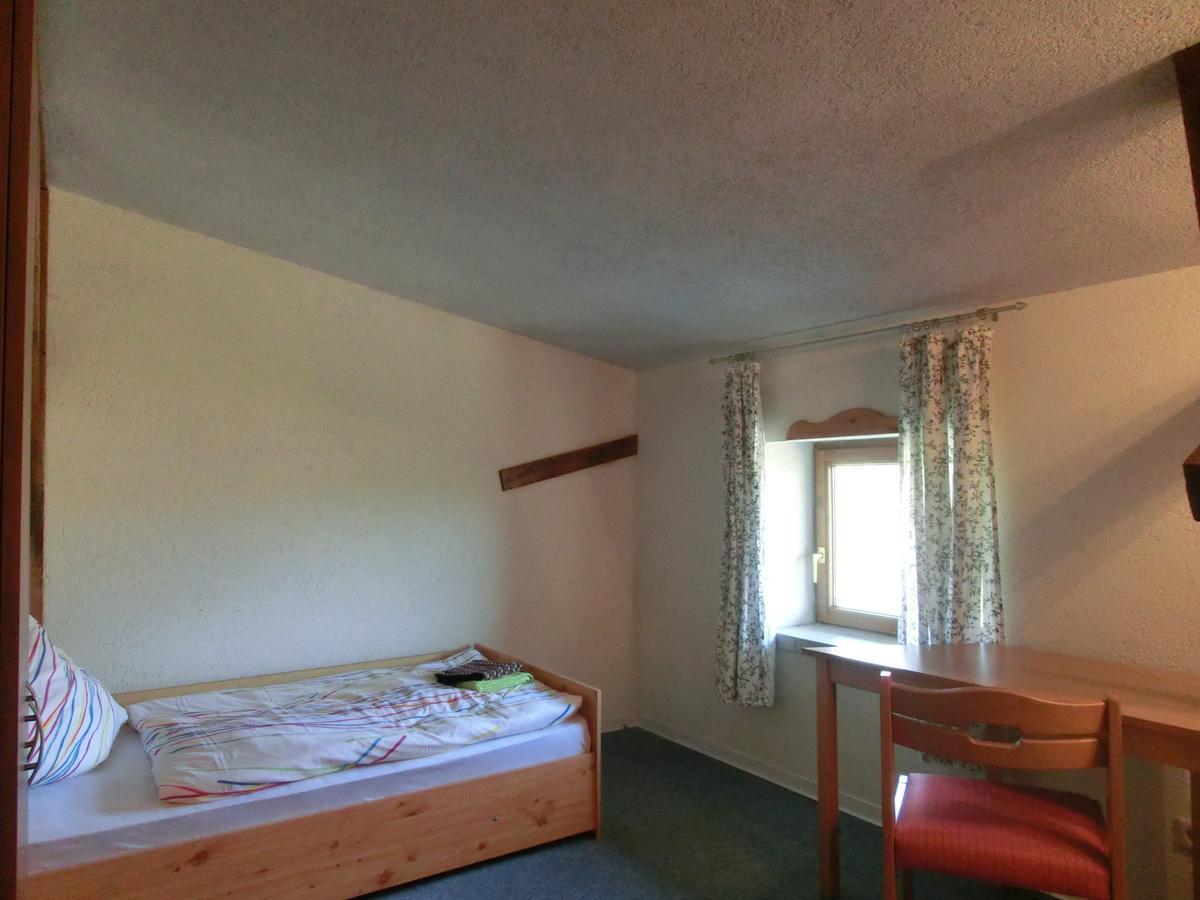 Domane Neu Gaarz Hostel Værelse billede