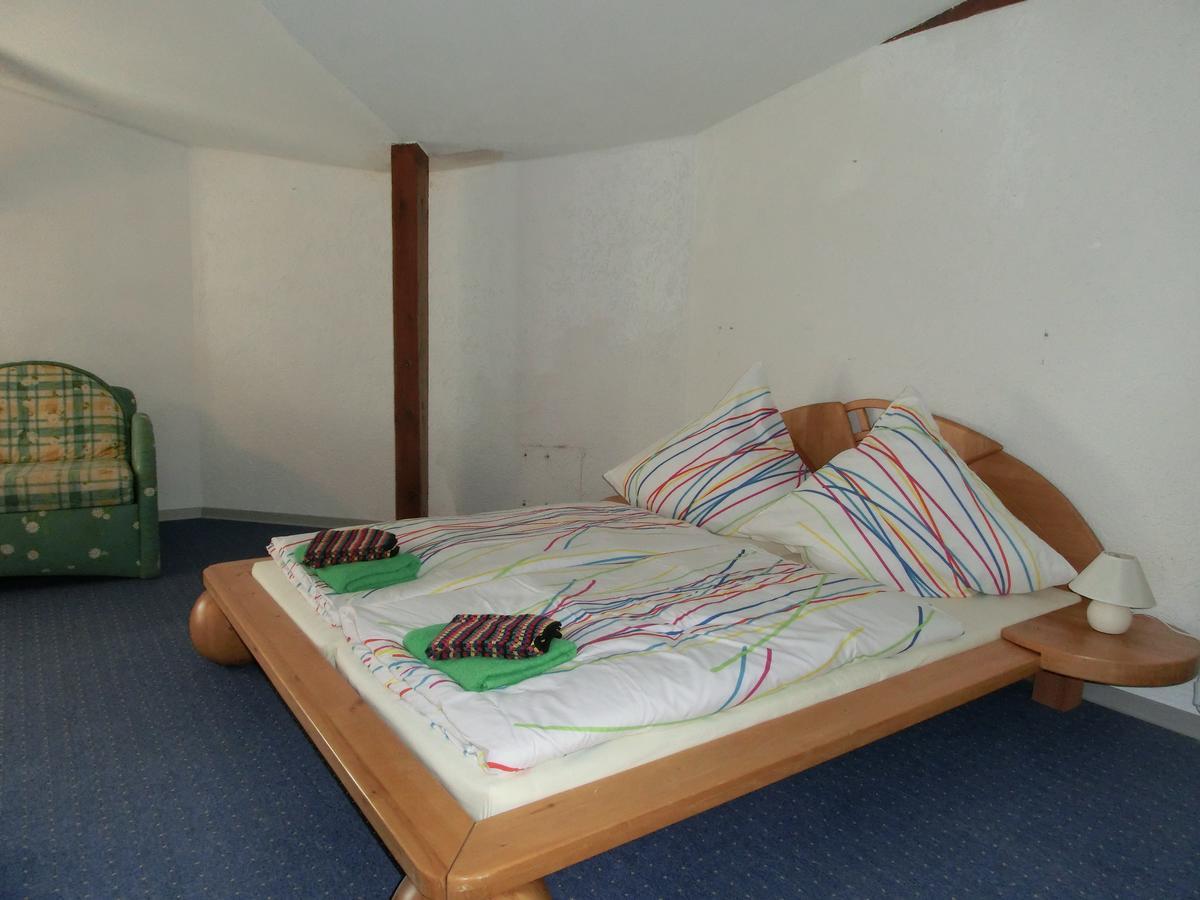 Domane Neu Gaarz Hostel Værelse billede