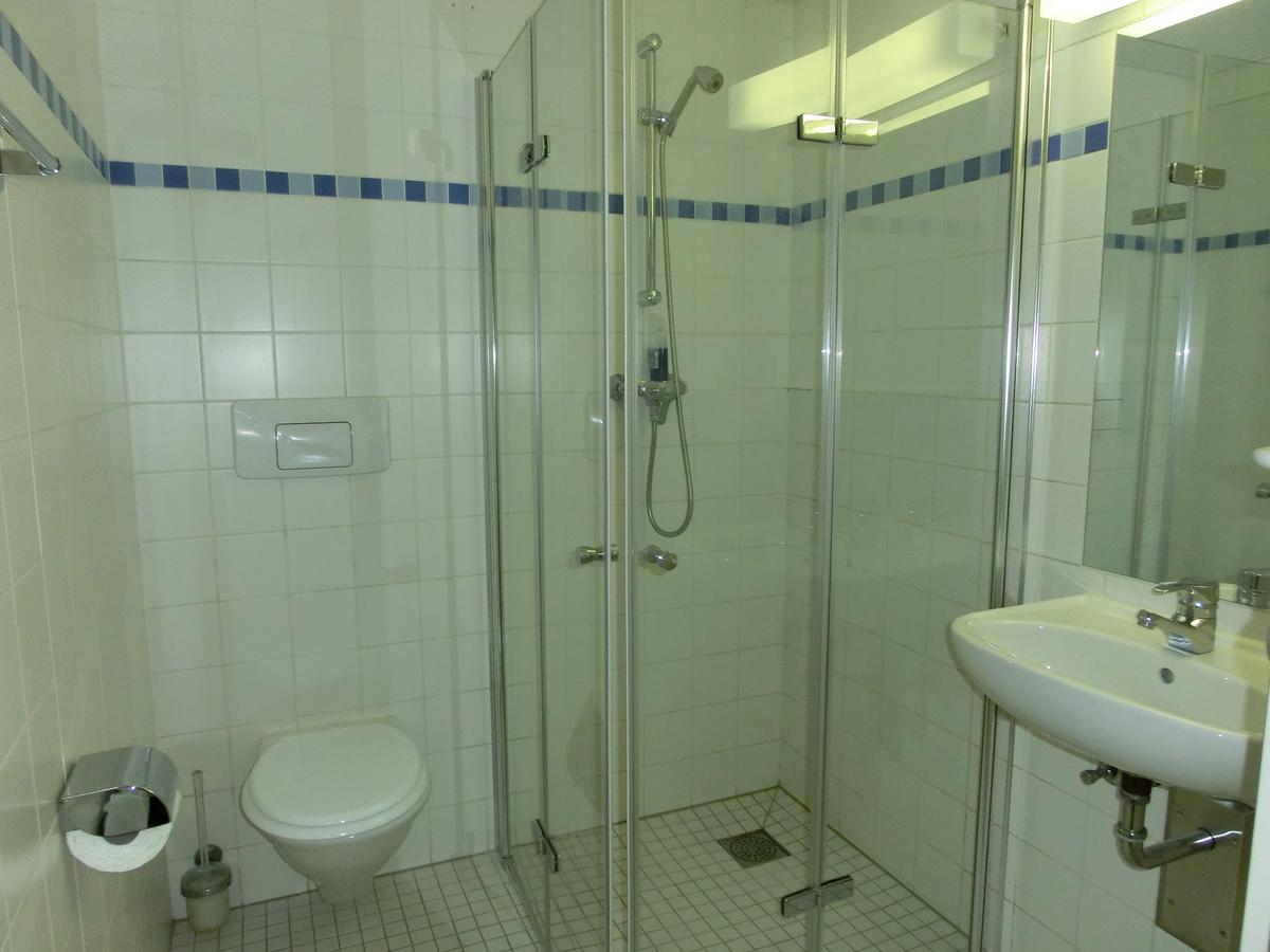 Domane Neu Gaarz Hostel Eksteriør billede
