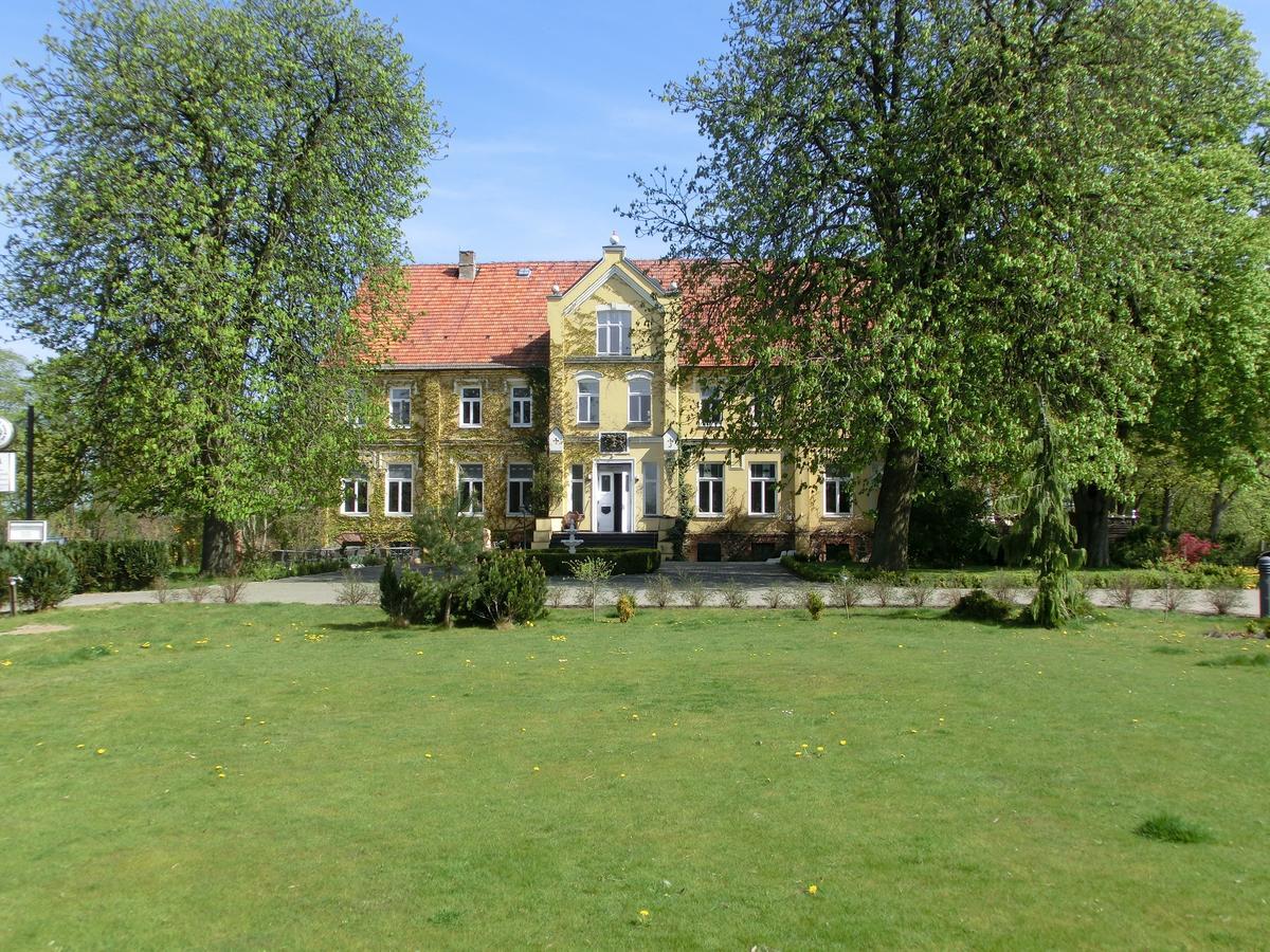 Domane Neu Gaarz Hostel Eksteriør billede