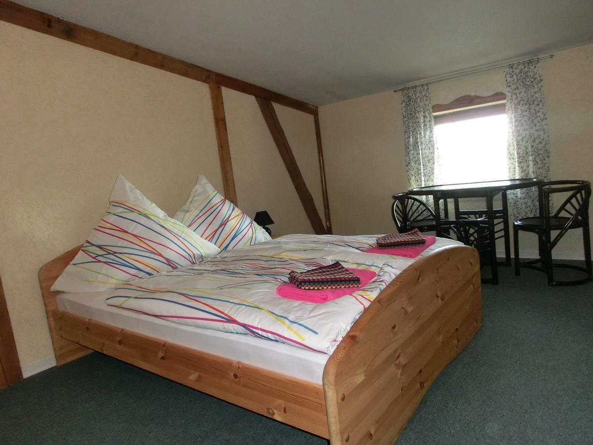 Domane Neu Gaarz Hostel Værelse billede